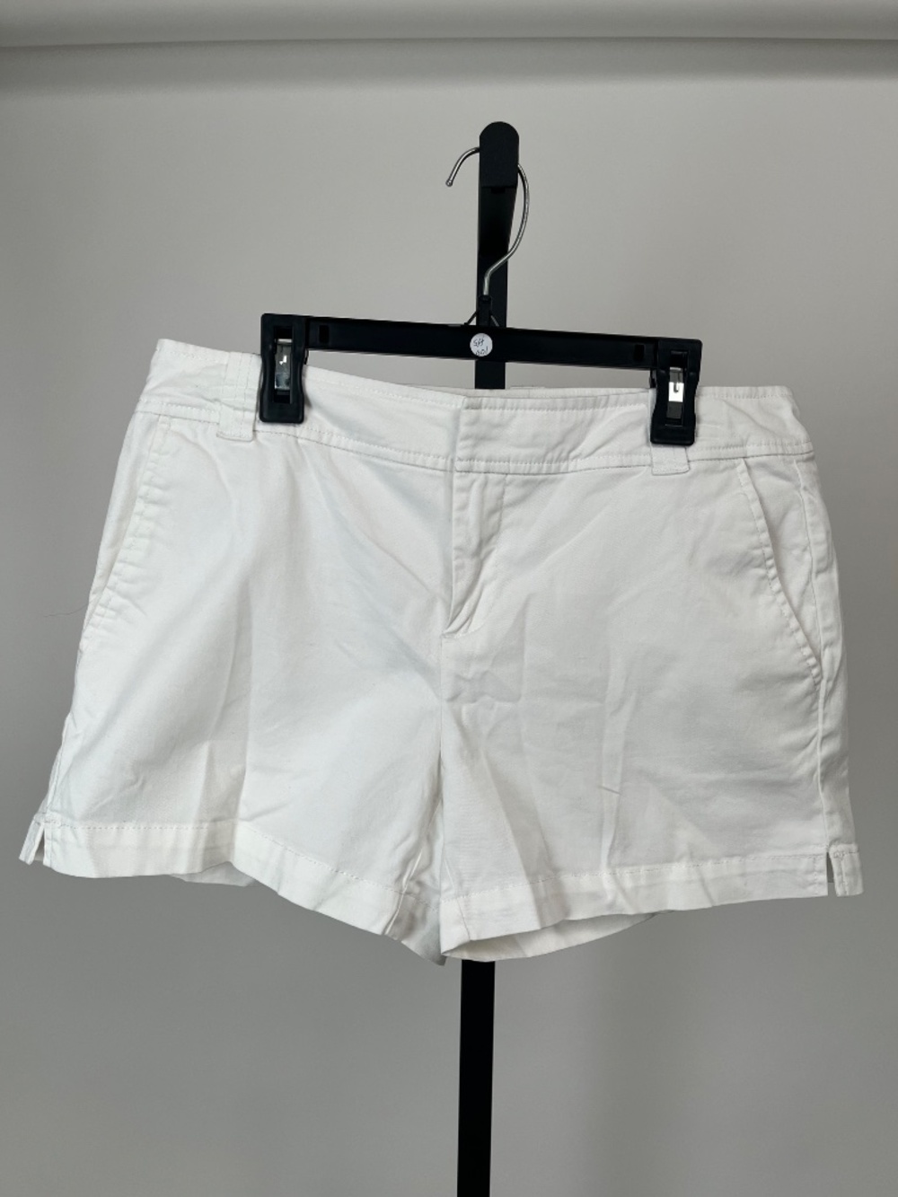 New York & Company White Shorts – Size 4 – White
